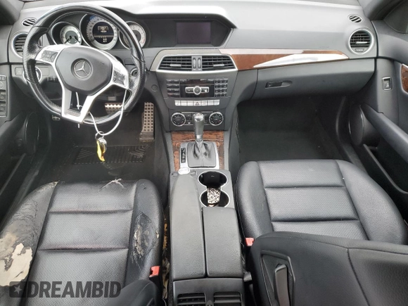 2013 Mercedes-Benz C 300 Sport z VIN WDDGF8AB6DA834789, wystawiony jako Copart lot #56175185 z przebiegiem 142 324 mil mil oraz Szkoda całkowita • Salvage title. Historia ofert i sprzedaży dostępna na DreamBid. Obrazek 8.