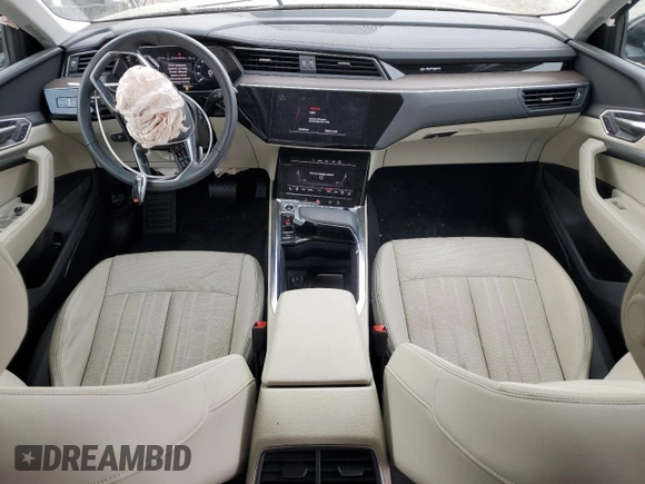 2024 Audi Q8 e-tron Premium Plus z VIN WA15AAGE3RB008258, wystawiony jako Copart lot #78146344 z przebiegiem 12 264 mil mil oraz Szkoda całkowita • Salvage title. Historia ofert i sprzedaży dostępna na DreamBid. Obrazek 8.