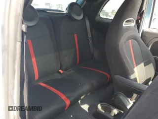2017 FIAT 500 Abarth z VIN 3C3CFFFH3HT580312, wystawiony jako Copart lot #52361935 z przebiegiem 70 917 mil mil oraz Szkody całkowita. Historia ofert i sprzedaży dostępna na DreamBid. Obrazek 10.