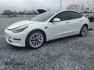 2021 Tesla Model 3 Standard Range Plus z VIN 5YJ3E1EA8MF978095, wystawiony jako Copart lot #45689495 z przebiegiem 44 375 mil mil oraz Szkody całkowita. Historia ofert i sprzedaży dostępna na DreamBid. Obrazek 1.