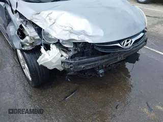 2012 Hyundai Elantra GLS с VIN KMHDH4AE7CU364937, выставлен на аукционе IAAI как лот 42312743 с пробегом 170 695 миль миль и . История ставок и продаж доступна на DreamBid. Изображение 18.