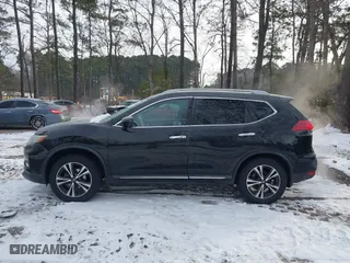 2017 Nissan Rogue SL with VIN 5N1AT2MV0HC840377, listed as a IAAI auction lot 41392637 with 111,912 mi miles. Bid and sale history available at carsss.com. Image 14.