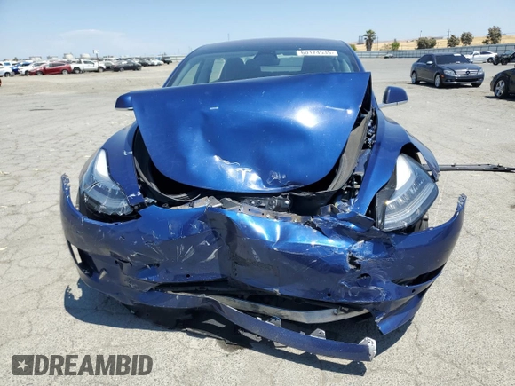 2018 Tesla Model 3 Long Range Battery z VIN 5YJ3E1EA4JF056385, wystawiony jako Copart lot #60174535 z przebiegiem 79 840 mil mil oraz Czysty tytuł • Clean title. Historia ofert i sprzedaży dostępna na DreamBid. Obrazek 5.