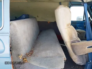 1989 Chevrolet Chevy Van z VIN 1GCEG25K3K7104404, wystawiony jako IAAI lot #42266335 z przebiegiem 96 272 mil mil oraz . Historia ofert i sprzedaży dostępna na DreamBid. Obrazek 8.