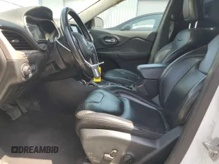2017 Jeep Cherokee Limited z VIN 1C4PJLDB2HW539611, wystawiony jako Copart lot #59363875 z przebiegiem 131 236 mil mil oraz Szkoda całkowita • Salvage title. Historia ofert i sprzedaży dostępna na DreamBid. Obrazek 7.