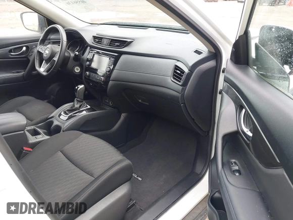 2019 Nissan Rogue SV with VIN KNMAT2MVXKP528443, listed as a IAAI auction lot 40556136 with 176,994 mi miles. Bid and sale history available at carsss.com. Image 5.