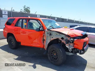 2024 Toyota 4Runner TRD Off Road z VIN JTERU5JR1R6247765, wystawiony jako IAAI lot #42228285 z przebiegiem Nie podano mil oraz . Historia ofert i sprzedaży dostępna na DreamBid. Obrazek 1.