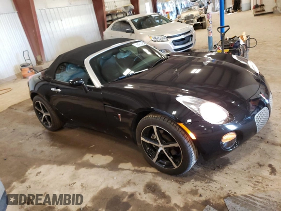 2008 Pontiac Solstice z VIN 1G2MB35B88Y123215, wystawiony jako Copart lot #56426295 z przebiegiem 30 425 mil mil oraz Czysty tytuł • Clean title. Historia ofert i sprzedaży dostępna na DreamBid. Obrazek 4.