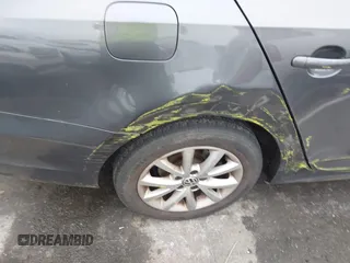 2012 Volkswagen Jetta SE с VIN 3VWDP7AJ5CM451193, выставлен на аукционе IAAI как лот 42228110 с пробегом 110 583 миль миль и . История ставок и продаж доступна на DreamBid. Изображение 12.