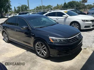 2018 Volkswagen Passat S z VIN 1VWAA7A36JC044746, wystawiony jako Copart lot #57631745 z przebiegiem 94 138 mil mil oraz Czysty tytuł • Clean title. Historia ofert i sprzedaży dostępna na DreamBid. Obrazek 1.