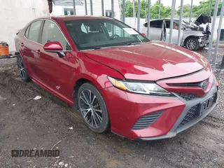 2018 Toyota Camry LE z VIN 4T1B11HK0JU639373, wystawiony jako IAAI lot #42269095 z przebiegiem 112 588 mil mil oraz . Historia ofert i sprzedaży dostępna na DreamBid. Obrazek 1.