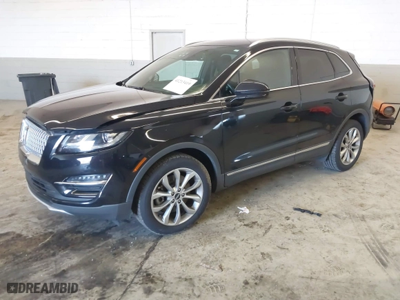 2019 Lincoln MKC Select with VIN 5LMCJ2D99KUL02275, listed as a IAAI auction lot 41213419 with NaN miles. Bid and sale history available at carsss.com. Image 17.