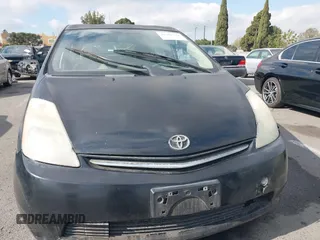 2007 Toyota Prius with VIN JTDKB20U273295502, listed as a IAAI auction lot 41361511 with 200,378 mi miles. Bid and sale history available at carsss.com. Image 12.
