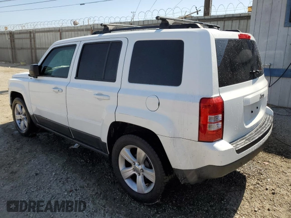 2014 Jeep Patriot Latitude z VIN 1C4NJPFA4ED529835, wystawiony jako Copart lot #57632435 z przebiegiem 150 979 mil mil oraz Czysty tytuł • Clean title. Historia ofert i sprzedaży dostępna na DreamBid. Obrazek 2.