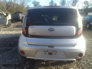 2018 Kia Soul + with VIN KNDJP3A52J7612334, listed as a IAAI auction lot 41358033 with 123,101 mi miles. Bid and sale history available at carsss.com. Image 17.