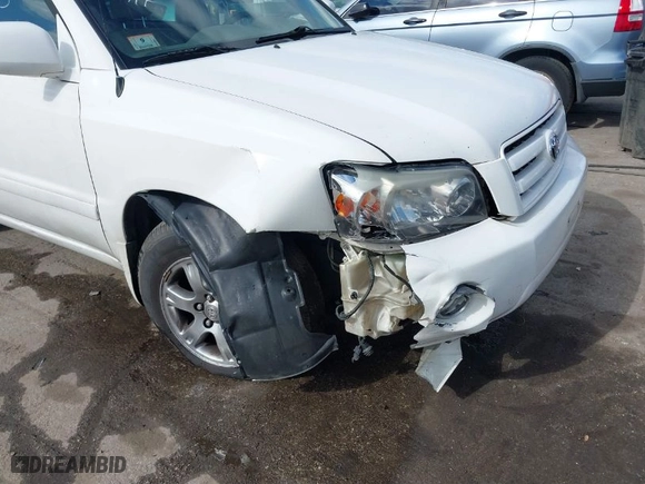 2006 Toyota Highlander w/3rd Row with VIN JTEDP21A560093649, listed as a IAAI auction lot 41815683 with 228,745 mi miles. Bid and sale history available at carsss.com. Image 6.