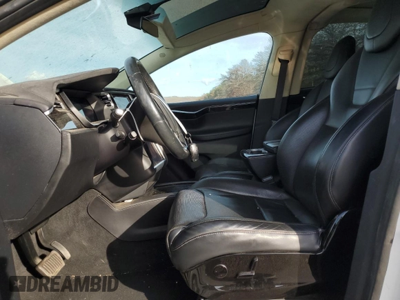 2016 Tesla Model X 70D z VIN 5YJXCBE27GF018468, wystawiony jako Copart lot #78384424 z przebiegiem 108 856 mil mil oraz Nie do naprawy • Non repairable. Historia ofert i sprzedaży dostępna na DreamBid. Obrazek 7.