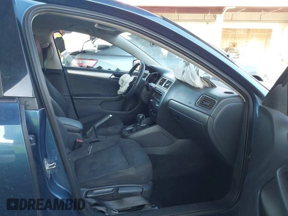 2015 Volkswagen Jetta SE z VIN 3VWD17AJ2FM291120, wystawiony jako IAAI lot #41763085 z przebiegiem 139 272 mil mil oraz . Historia ofert i sprzedaży dostępna na DreamBid. Obrazek 5.