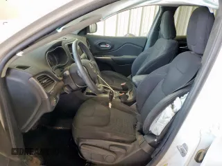 2020 Jeep Cherokee Latitude with VIN 1C4PJLCB6LD517035, listed as a Copart auction lot 58911705 with 30,740 mi miles and Salvage title. Bid and sale history available at DreamBid. Image 7.