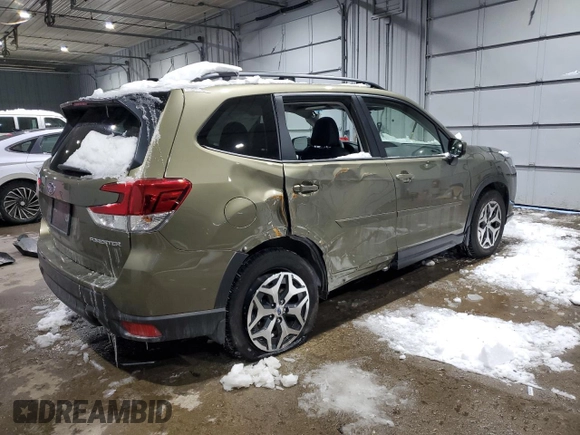 2024 Subaru Forester Premium with VIN JF2SKADC0RH479789, listed as a Copart auction lot 42912475 with 9,979 mi miles and Salvage title. Bid and sale history available at DreamBid. Image 3.