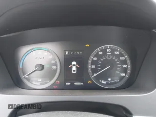 2016 Hyundai Sonata Hybrid SE with VIN KMHE24L13GA027768, listed as a IAAI auction lot 42043333 with 46,322 mi miles. Bid and sale history available at carsss.com. Image 7.