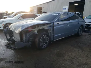 2024 Hyundai Sonata Hybrid Limited with VIN KMHL54JJXRA094095, listed as a Copart auction lot 42398575 with 5,558 mi miles and Salvage Title. Bid and sale history available at carsss.com. Image 1.