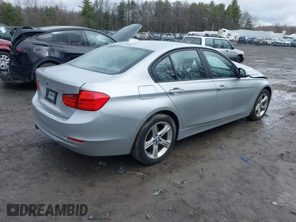 2013 BMW 3 Series 328i xDrive with VIN WBA3B5C59DF595961, listed as a IAAI auction lot 41951160 with 111,517 mi miles. Bid and sale history available at carsss.com. Image 4.