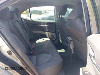 2019 Toyota Camry LE z VIN 4T1B11HK4KU797720, wystawiony jako IAAI lot #42053830 z przebiegiem 102 558 mil mil oraz . Historia ofert i sprzedaży dostępna na DreamBid. Obrazek 8.