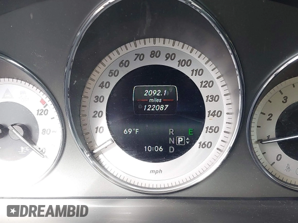 2014 Mercedes-Benz GLK 350 with VIN WDCGG5HB0EG326077, listed as a IAAI auction lot 42041401 with 122,087 mi miles and . Bid and sale history available at DreamBid. Image 15.