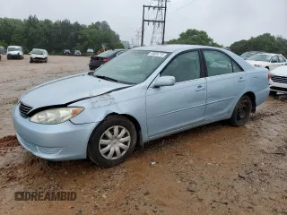 2005 Toyota Camry STD z VIN 4T1BE32K55U954765, wystawiony jako Copart lot #56891215 z przebiegiem 208 539 mil mil oraz Szkoda całkowita • Salvage title. Historia ofert i sprzedaży dostępna na DreamBid. Obrazek 1.