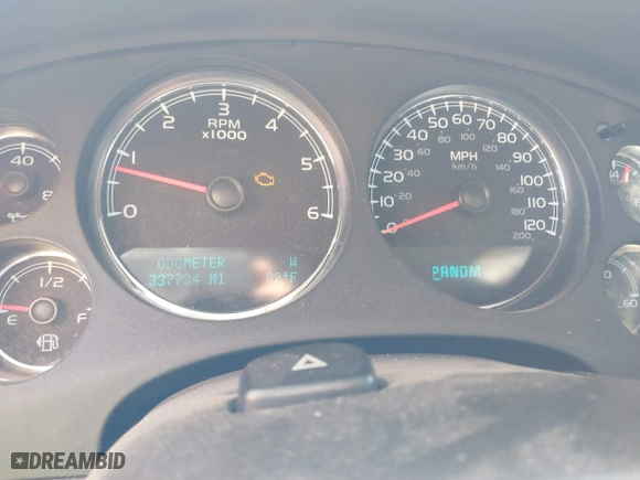 2009 Chevrolet Suburban LS with VIN 1GNFC16019R213344, listed as a IAAI auction lot 41660083 with 337,734 mi miles. Bid and sale history available at carsss.com. Image 7.