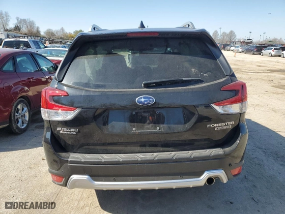 2022 Subaru Forester Touring with VIN JF2SKARC9NH529897, listed as a Copart auction lot 68117264 with 33,469 mi miles and Salvage Title. Bid and sale history available at carsss.com. Image 6.