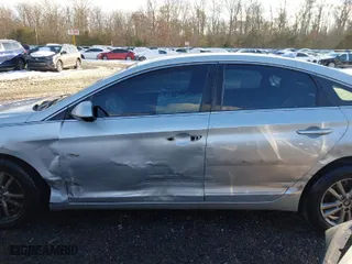 2017 Hyundai Sonata SE with VIN 5NPE24AF1HH566046, listed as a IAAI auction lot 41244847 with 1 mi miles. Bid and sale history available at carsss.com. Image 13.