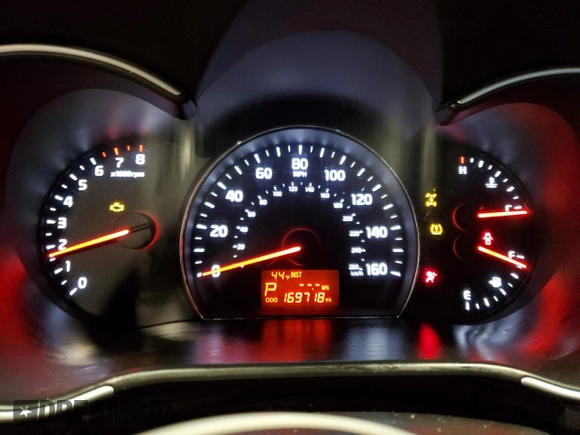 2015 Kia Sorento LX with VIN 5XYKTCA62FG582934, listed as a Copart auction lot 42453385 with 169,718 mi miles and Salvage Title. Bid and sale history available at DreamBid. Image 9.