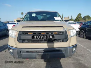 2017 Toyota Tundra 2WD SR5 with VIN 5TFEY5F17HX225871, listed as a IAAI auction lot 41954311 with 125,917 mi miles. Bid and sale history available at carsss.com. Image 12.