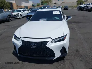 2024 Lexus IS 350 F Sport z VIN JTHGZ1B28R5076461, wystawiony jako IAAI lot #42116778 z przebiegiem 14 090 mil mil oraz . Historia ofert i sprzedaży dostępna na DreamBid. Obrazek 12.