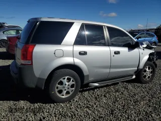 2003 Saturn VUE z VIN 5GZCZ63B23S883769, wystawiony jako Copart lot #44359745 z przebiegiem 83 580 mil mil oraz Szkoda całkowita • Salvage title. Historia ofert i sprzedaży dostępna na DreamBid. Obrazek 3.