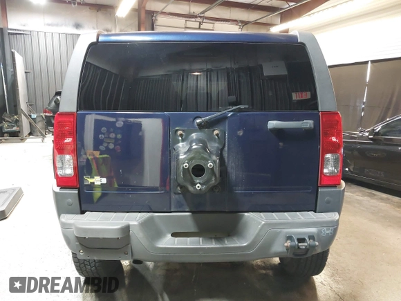 2008 Hummer H3 SUV with VIN 5GTEN13E388156284, listed as a IAAI auction lot 42107564 with 117,532 mi miles. Bid and sale history available at carsss.com. Image 17.
