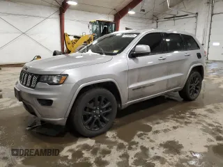 2017 Jeep Grand Cherokee Laredo with VIN 1C4RJFAG5HC700626, listed as a Copart auction lot 42699405 with 118,111 mi miles and Salvage Title. Bid and sale history available at carsss.com. Image 1.