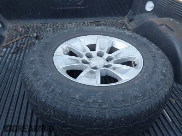 2020 Chevrolet Silverado 1500 LT with VIN 1GCPWCED8LZ252315, listed as a IAAI auction lot 41784705 with 284,863 mi miles and . Bid and sale history available at DreamBid. Image 12.