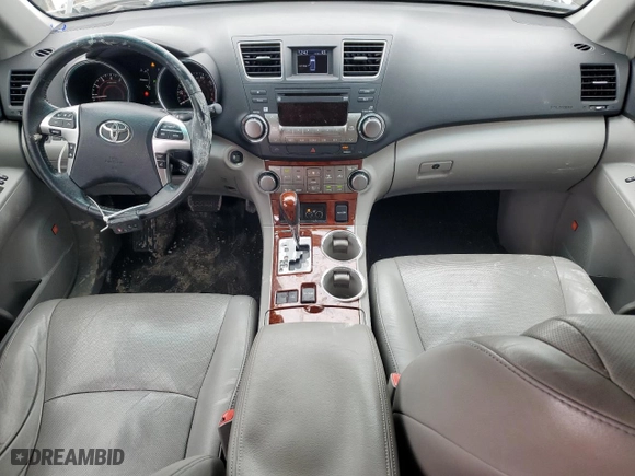 2011 Toyota Highlander Limited with VIN 5TDYK3EHXBS047727, listed as a Copart auction lot 45052425 with 208,059 mi miles and Clean Title. Bid and sale history available at carsss.com. Image 8.
