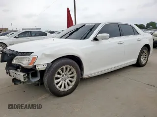2013 Chrysler 300 z VIN 2C3CCAAG9DH699351, wystawiony jako Copart lot #57326495 z przebiegiem 221 273 mil mil oraz Czysty tytuł • Clean title. Historia ofert i sprzedaży dostępna na DreamBid. Obrazek 1.