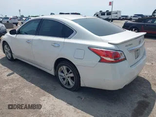 2015 Nissan Altima 2.5 z VIN 1N4AL3AP1FC594152, wystawiony jako IAAI lot #42392043 z przebiegiem 205 410 mil mil oraz . Historia ofert i sprzedaży dostępna na DreamBid. Obrazek 3.