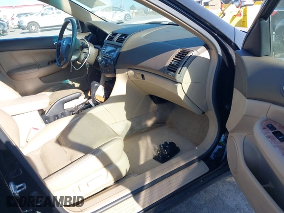 2004 Honda Accord EX с VIN 1HGCM66544A062736, выставлен на аукционе IAAI как лот 42375320 с пробегом 235 296 миль миль и . История ставок и продаж доступна на DreamBid. Изображение 5.