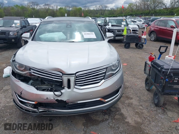 2016 Lincoln MKX Reserve with VIN 2LMPJ8LP8GBL84279, listed as a IAAI auction lot 41900294 with 70,958 mi miles. Bid and sale history available at carsss.com. Image 12.
