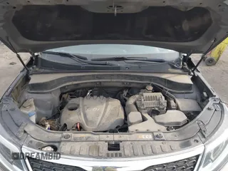 2015 Kia Sorento LX with VIN 5XYKTCA69FG584986, listed as a IAAI auction lot 41994391 with 118,760 mi miles. Bid and sale history available at carsss.com. Image 10.