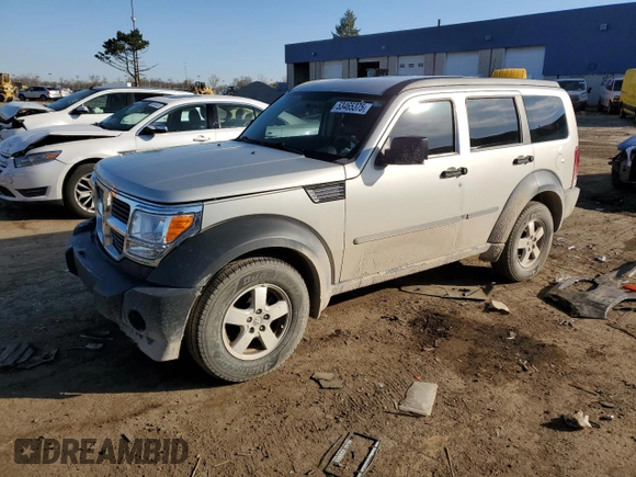2008 Dodge Nitro SXT z VIN 1D8GU28K98W138540, wystawiony jako Copart lot #53465375 z przebiegiem 92 842 mil mil oraz Czysty tytuł • Clean title. Historia ofert i sprzedaży dostępna na DreamBid. Obrazek 1.