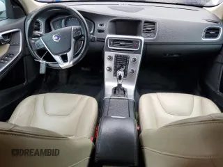 2017 Volvo S60 Inscription z VIN LYV402HK1HB144657, wystawiony jako Copart lot #55023205 z przebiegiem Nie podano mil oraz Czysty tytuł • Clean title. Historia ofert i sprzedaży dostępna na DreamBid. Obrazek 8.