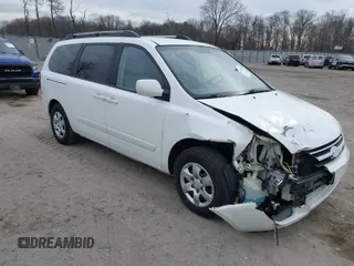 2006 Kia Sedona LX with VIN KNDMB233066088681, listed as a IAAI auction lot 41577440 with 201,762 mi miles. Bid and sale history available at carsss.com. Image 1.