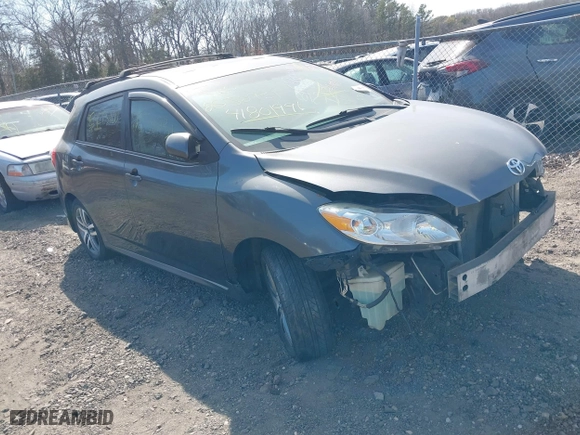 2009 Toyota Matrix S with VIN 2T1LE40E39C001020, listed as a IAAI auction lot 41801991 with 999,999 mi miles. Bid and sale history available at carsss.com. Image 1.